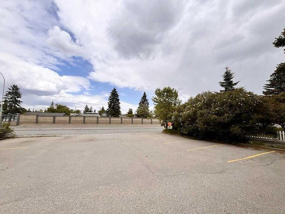 4131 Bow Trail Southwest, Calgary, AB