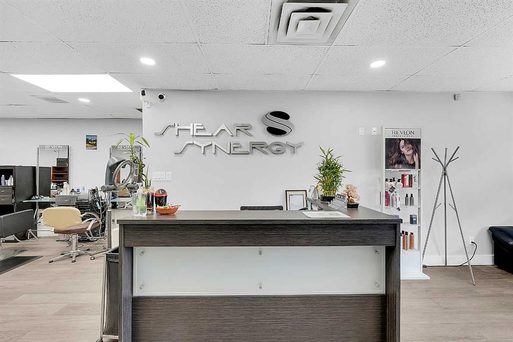 222 16 Avenue Northeast, Calgary, AB