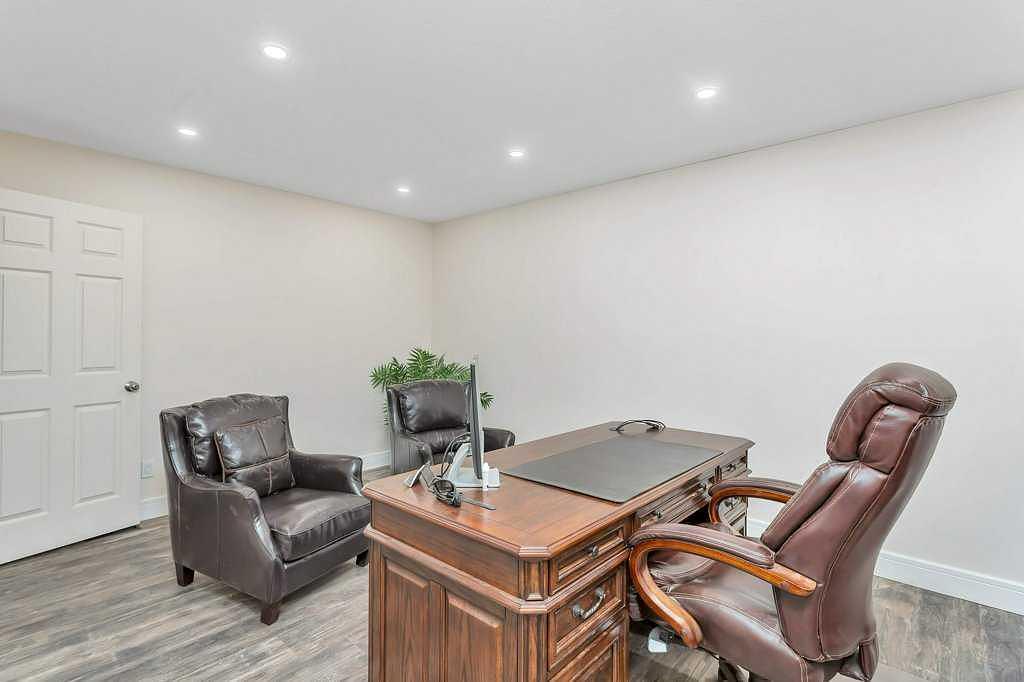 4911 50 Avenue, Eckville, AB