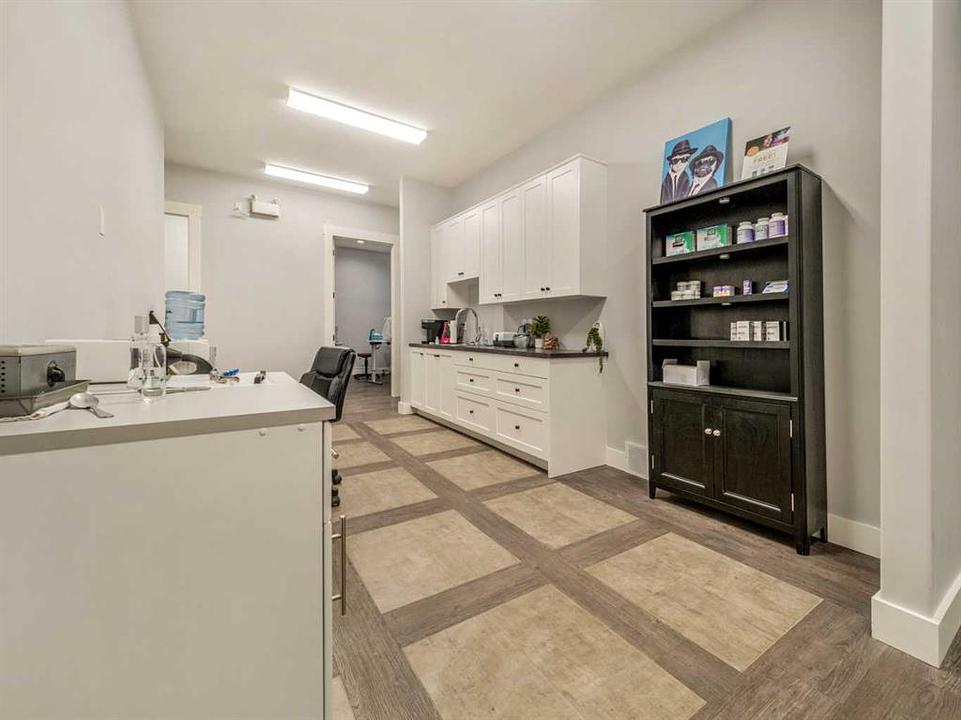19 Broadway Street North, Raymond, AB