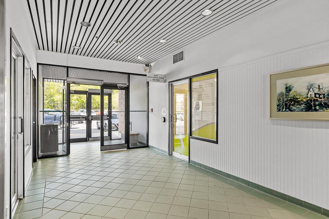595 Montreal Rd, Ottawa, ON