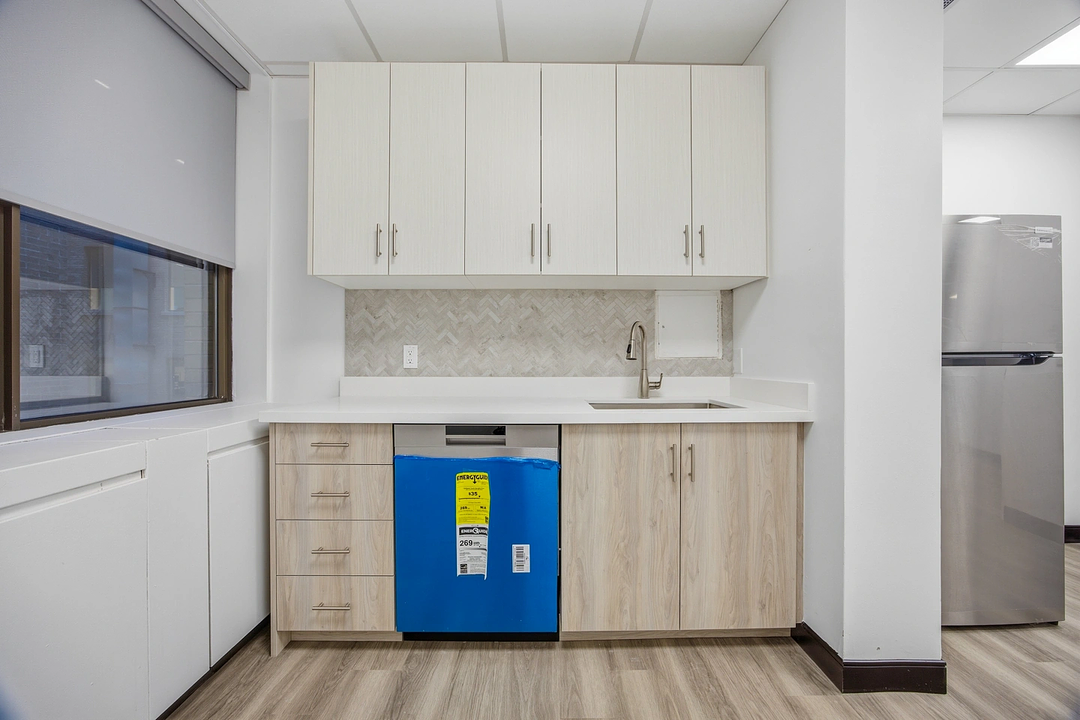 300 - 360 Bay Street, Toronto, ON