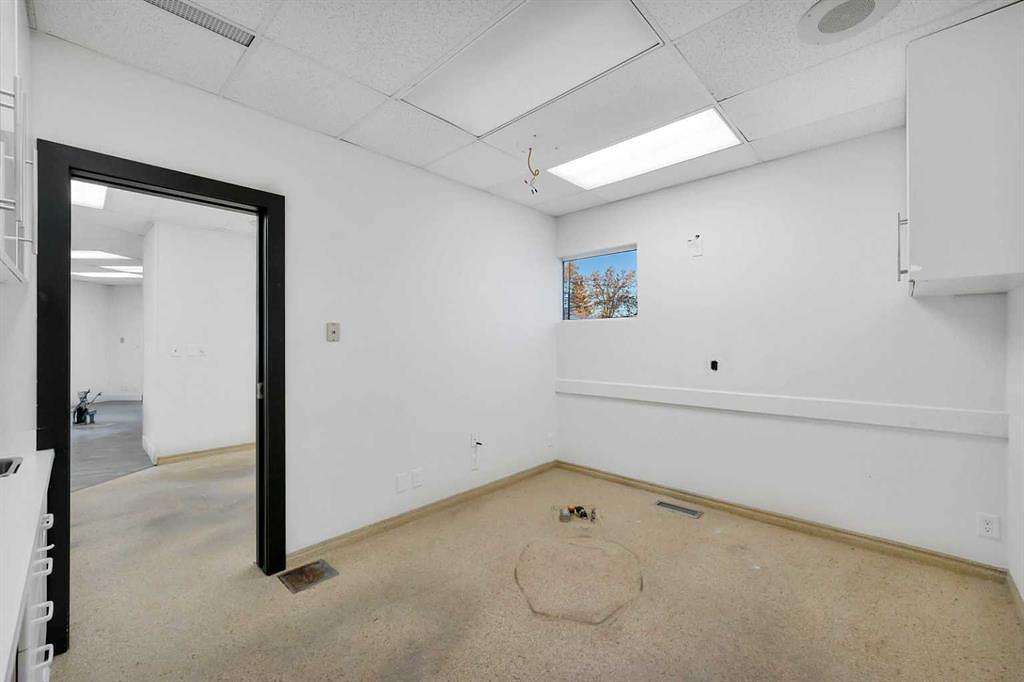 1 - 5116 52 Street, Red Deer, AB