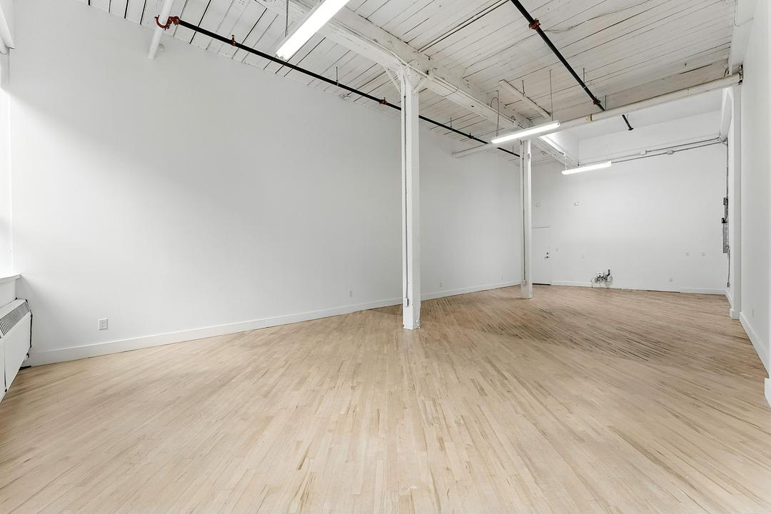 206A - 260 Carlaw Ave, Toronto, ON