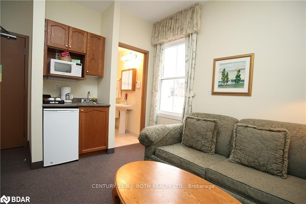 1 Berczy Street, Barrie, ON