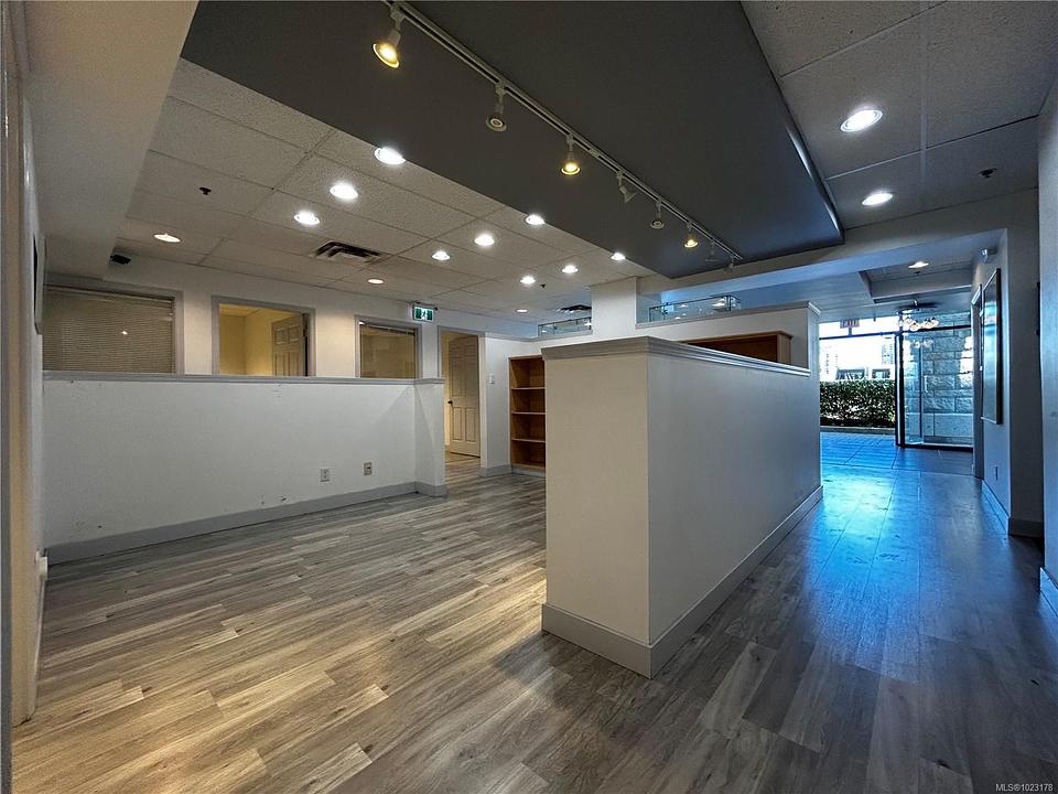 #102 - 19 Dallas Road, Victoria, BC