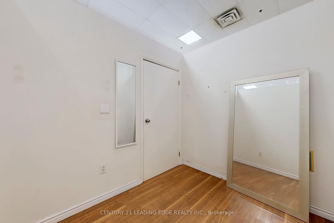 5 - 17080 Bathurst Street, Newmarket, ON