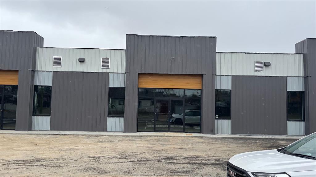100 - 5407 50 Street, Ponoka, AB