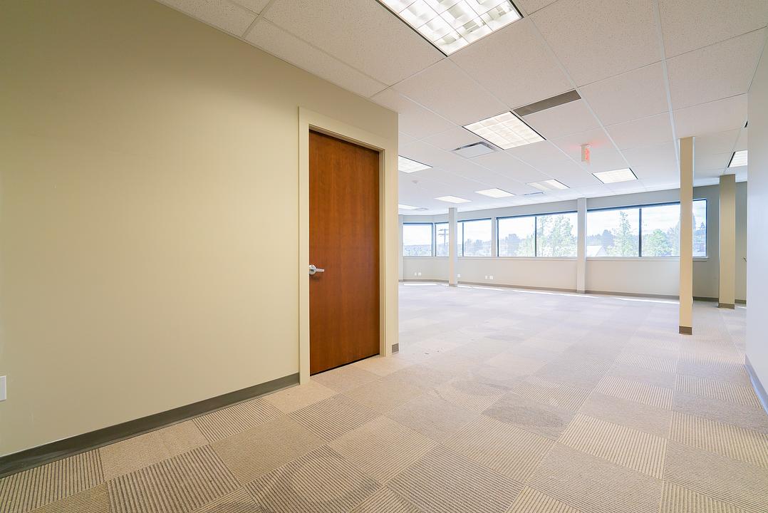 302 - 154 Memorial Ave, Parksville, BC
