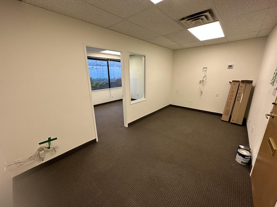 205 - 1401 Lonsdale Avenue, North Vancouver, BC