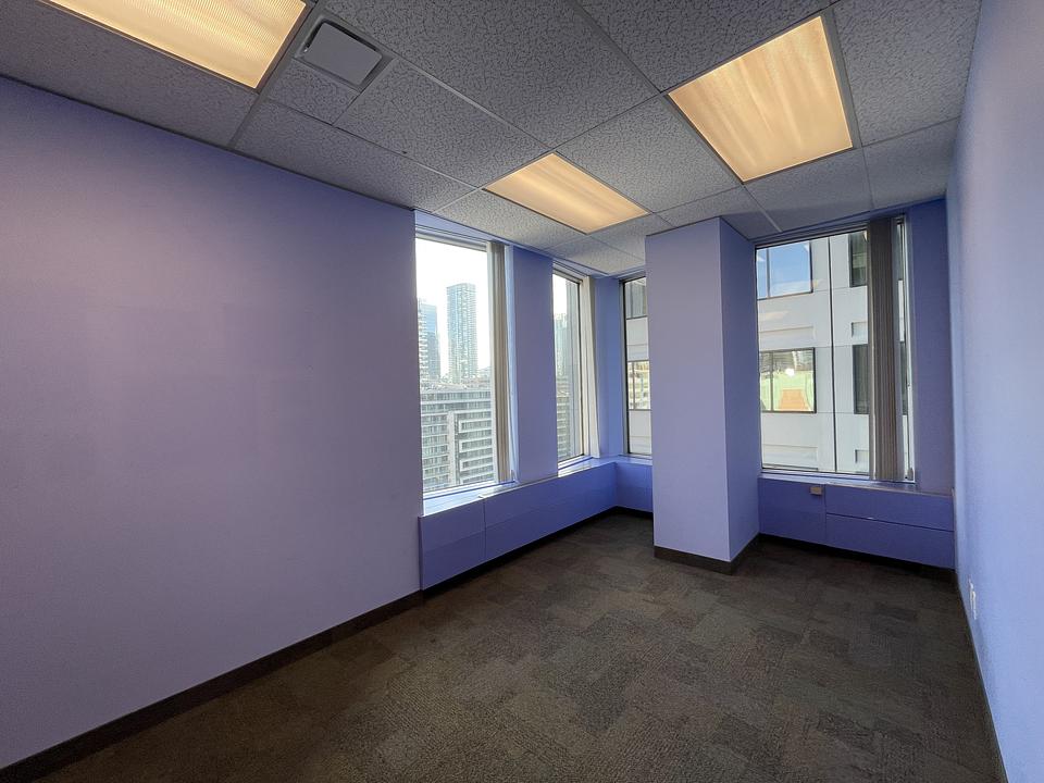 1210 - 605-123 Edward Street, Toronto, ON
