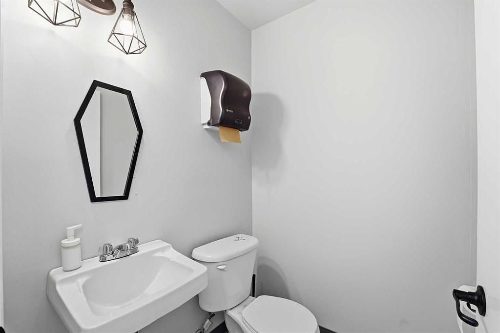 8 - 4622 61 Street, Red Deer, AB