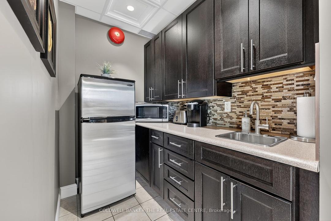 309 - 712 Davis Drive, Newmarket, ON