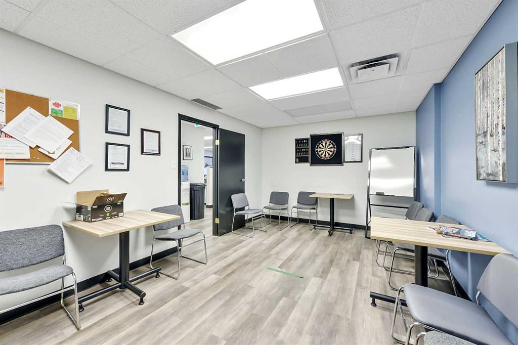 302 - 4702 49 Avenue, Red Deer, AB