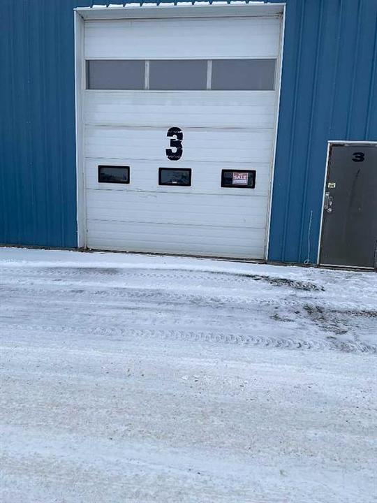 3 - 14 Thevenaz Ind. Trail, Sylvan Lake, AB
