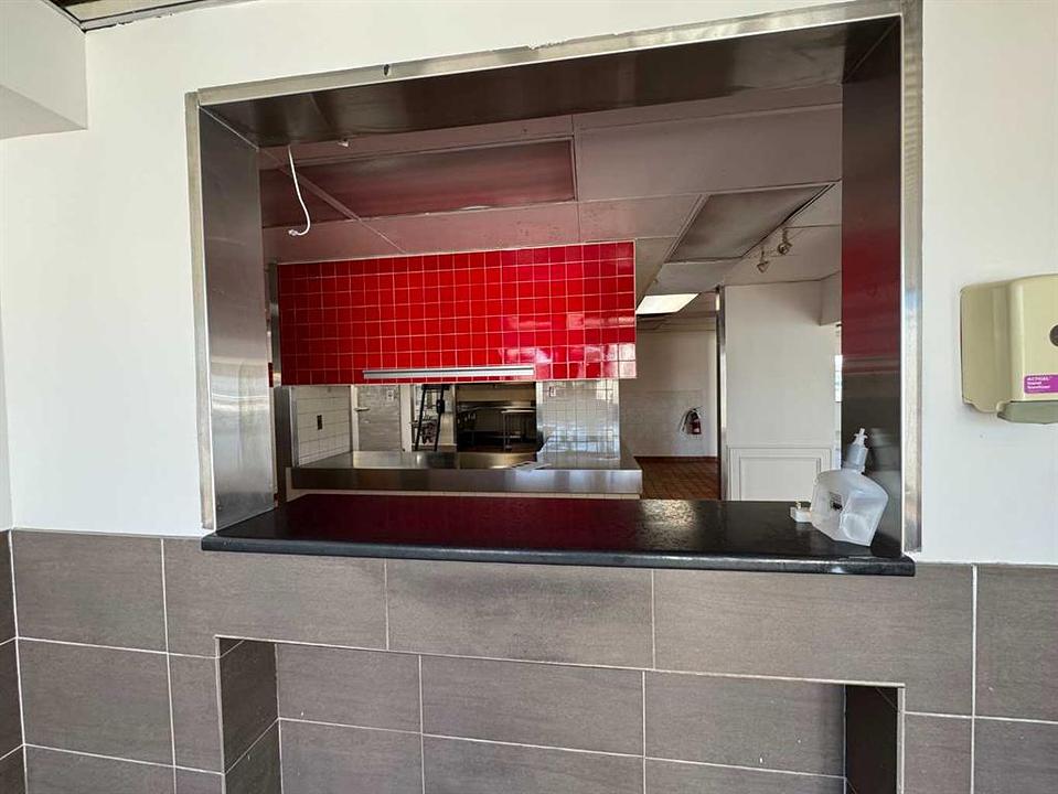Q - 4710 17 Avenue Southeast, Calgary, AB