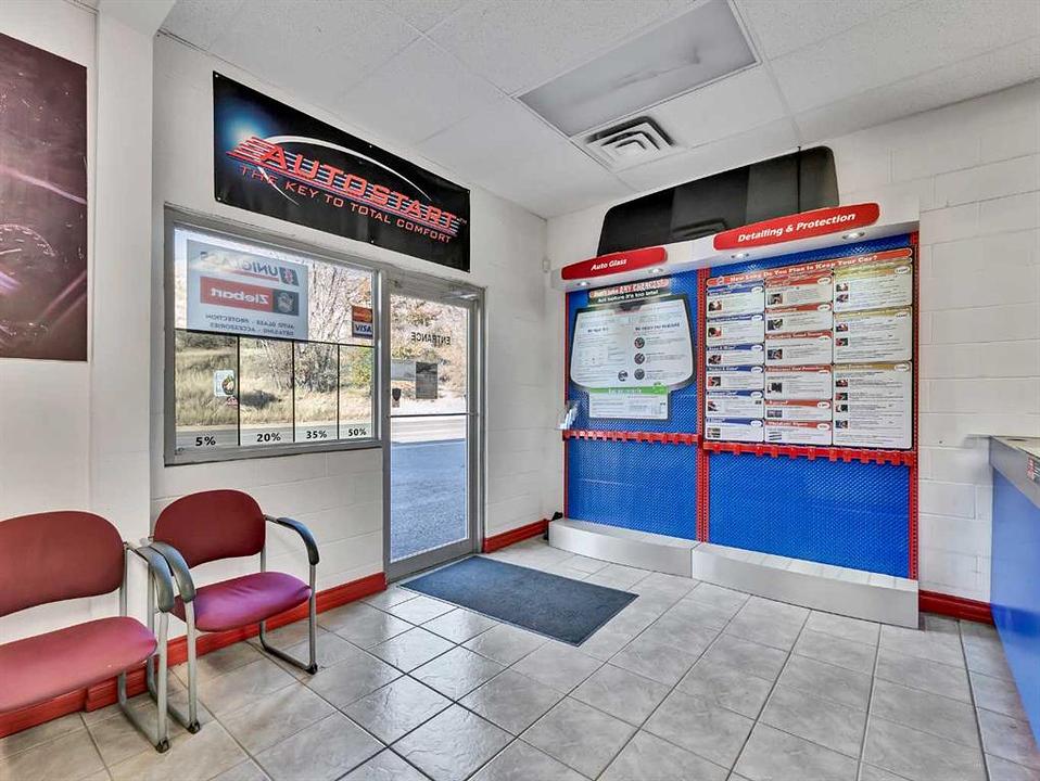 Kingsway Avenue Southeast, Medicine Hat, AB