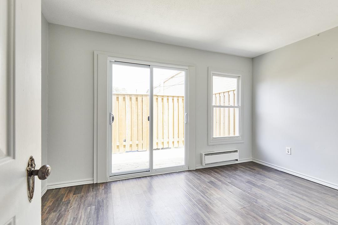 363 Barton Street East, Hamilton, ON