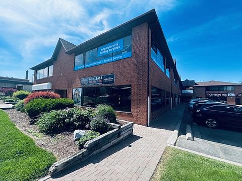 114 Dundas St E, Whitby, ON