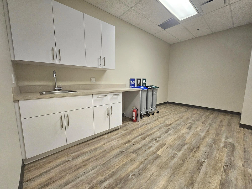 401 - 77 City Centre Drive, Mississauga, ON