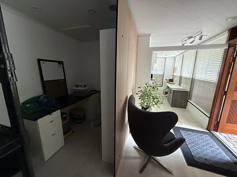 1675 Hornby Street, Vancouver, BC