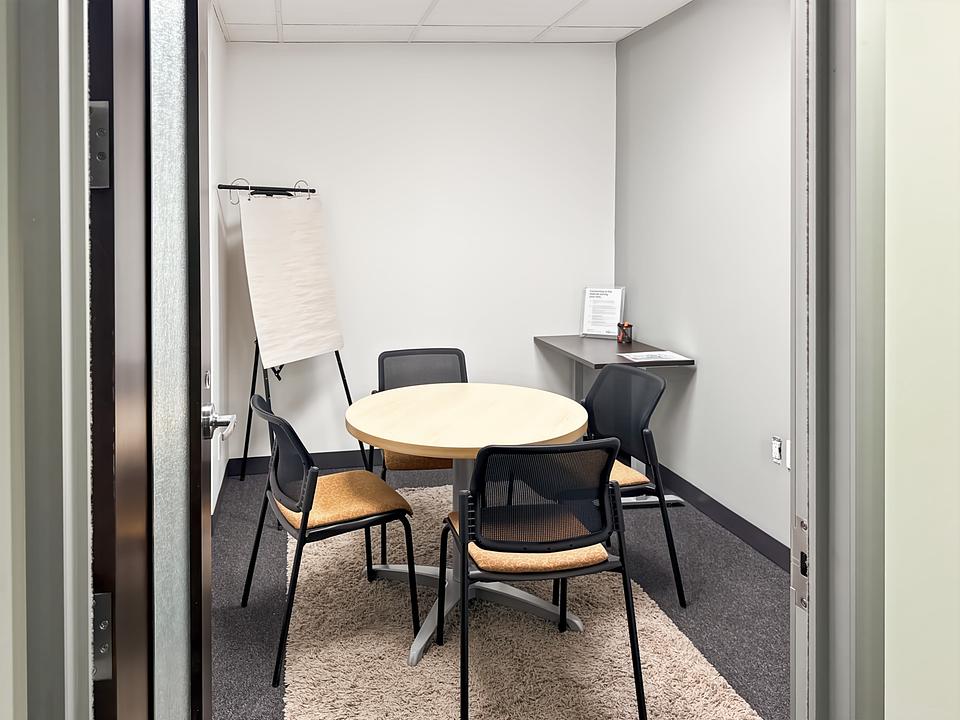 1400 - 90 Burnhamthorpe Road West, Mississauga, ON
