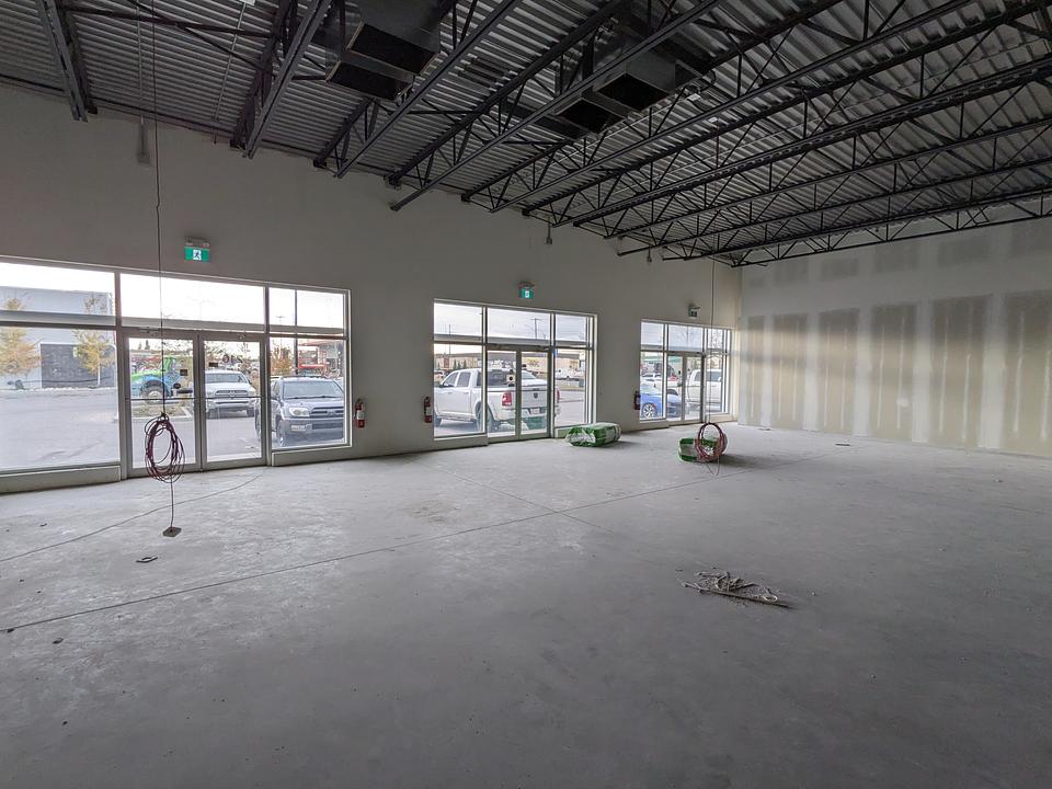 210 - 5333 61 Avenue Southeast, Calgary, AB