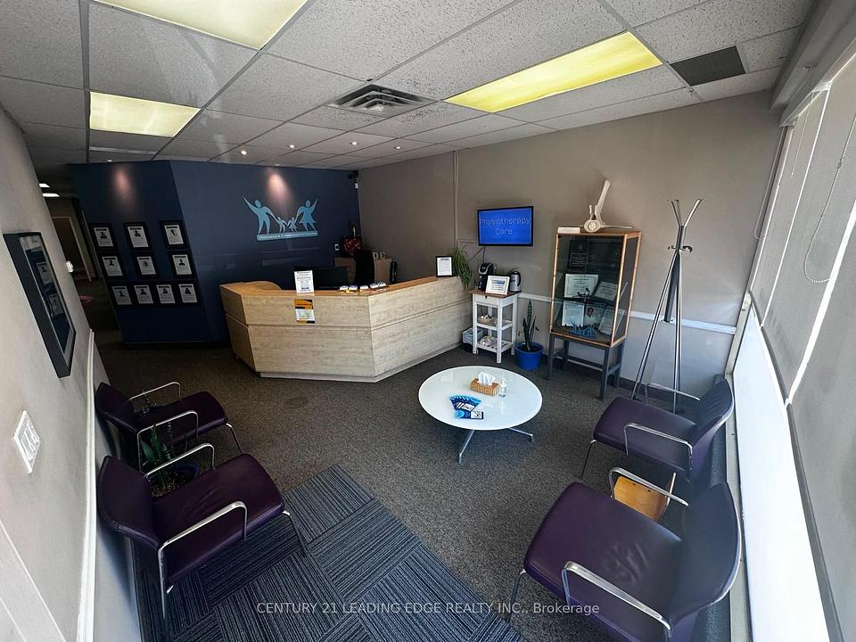 552 Sheppard Avenue West, Toronto, ON