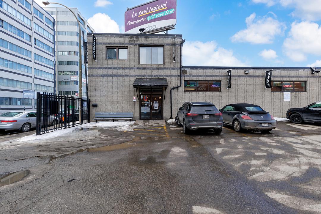 9455 Boulevard Saint-Laurent, Montréal, QC