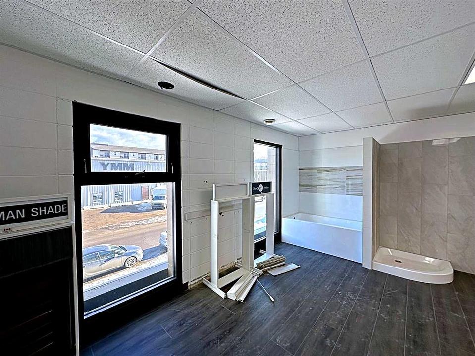 8127 Fraser Avenue, Fort McMurray, AB