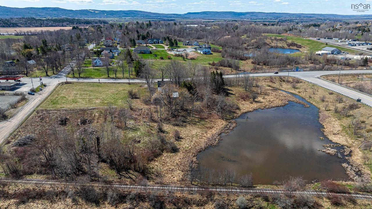 1981 Highway 1 Highway, Falmouth, NS