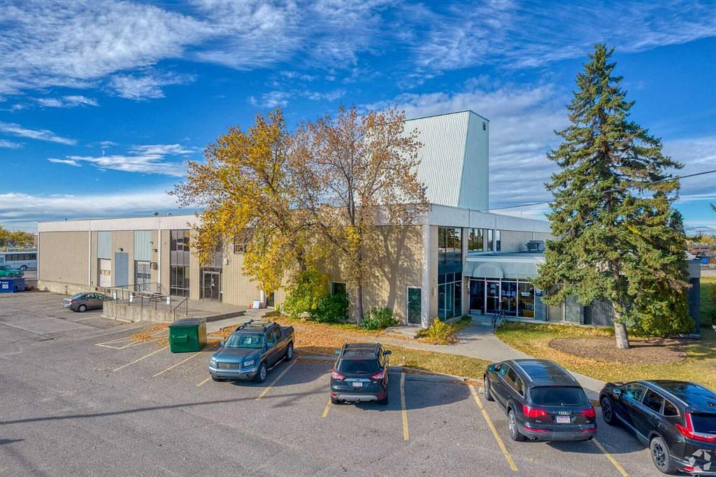 3 - 1415 28 Street Northeast, Calgary, AB
