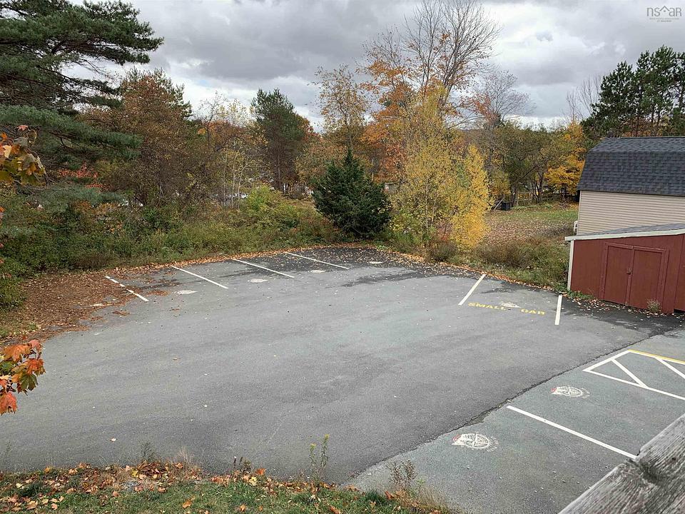 1423 Fall River Road, Fall River, NS