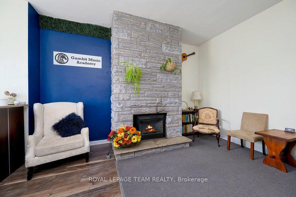 422 Donald B. Munro Drive, Ottawa, ON