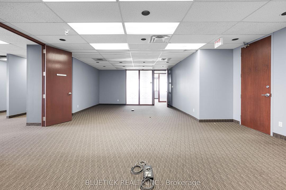 704 - 700 Dorval Drive, Oakville, ON