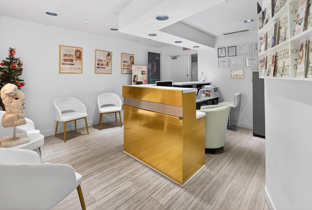 12085 CONFIDENTIAL, North Vancouver, BC
