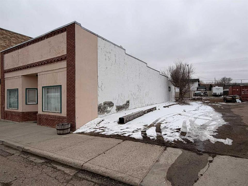 416 Caradoc Avenue, Carbon, AB
