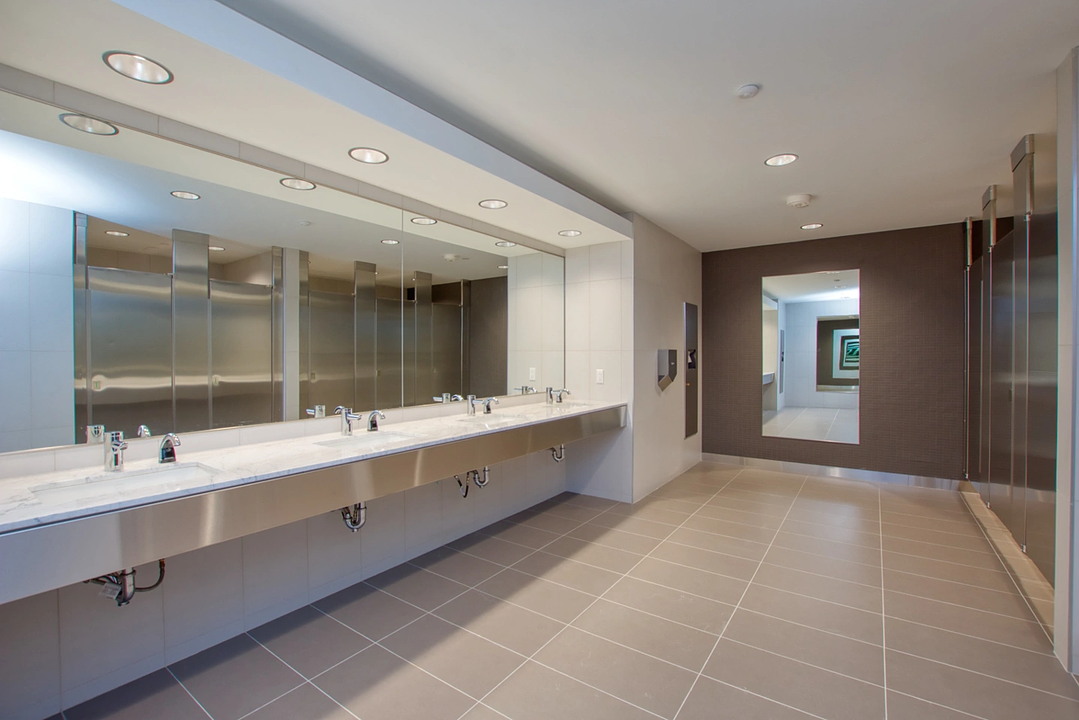 800 - 18 Wellington Street West, Toronto, ON