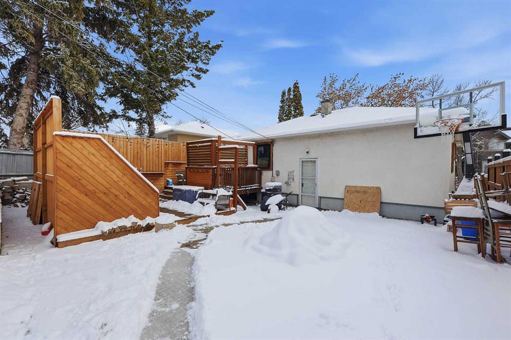 2040 42 Avenue Southwest, Calgary, AB