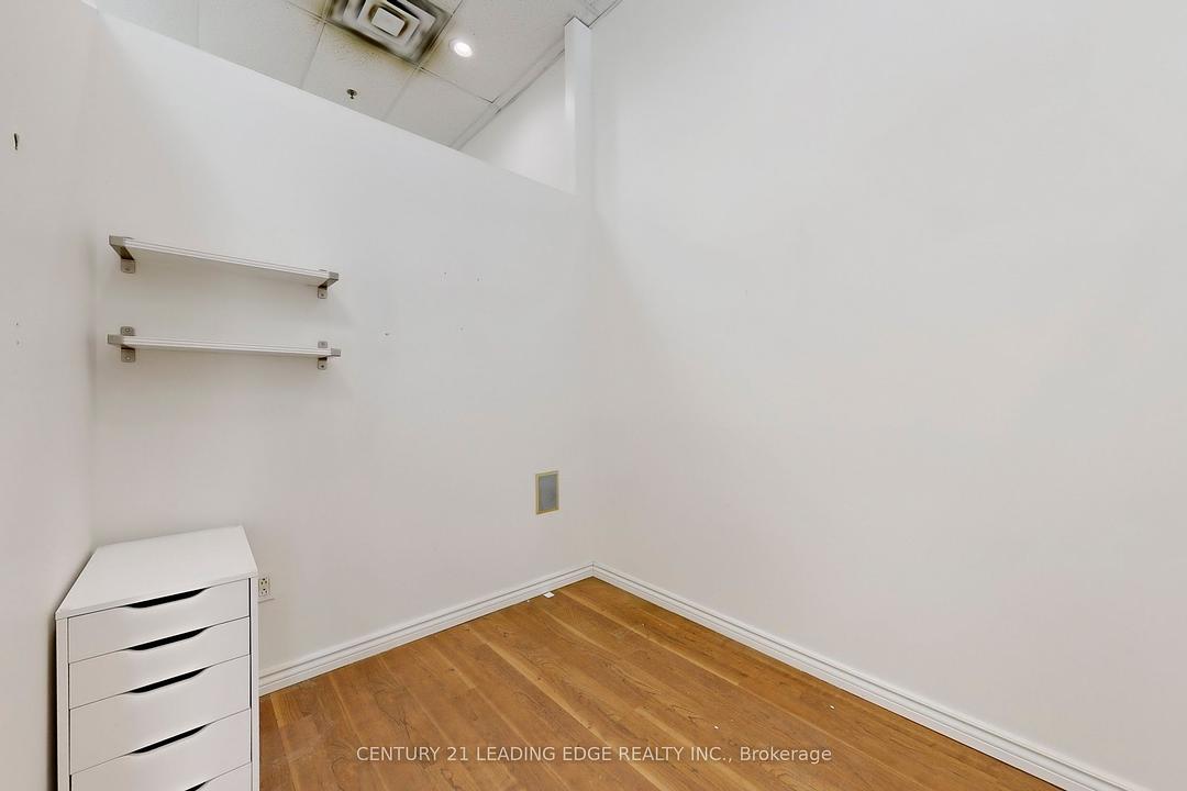 5 - 17080 Bathurst Street, Newmarket, ON
