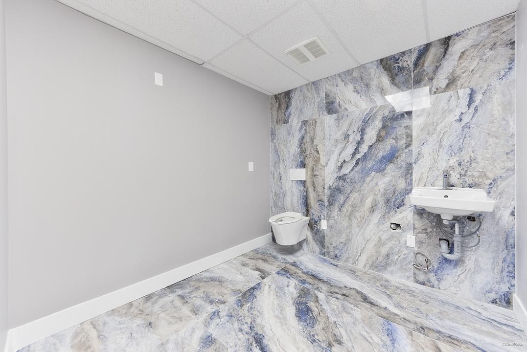 500 - 11957 80 Ave, Surrey, BC