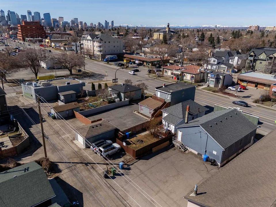 2018 Centre Street North, Calgary, AB