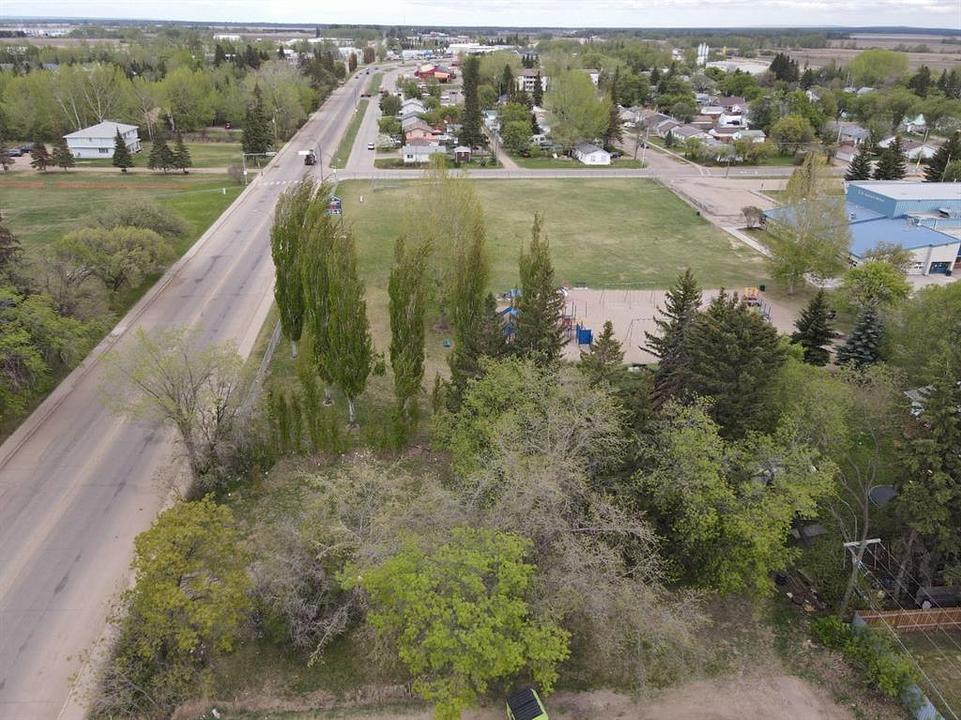 4633 53 Avenue, High Prairie, AB