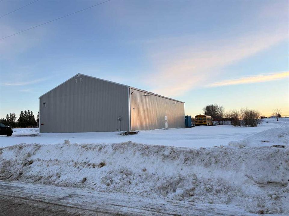 5101 49 Avenue, Dewberry, AB