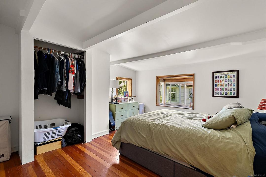 1736 Haultain Street, Victoria, BC