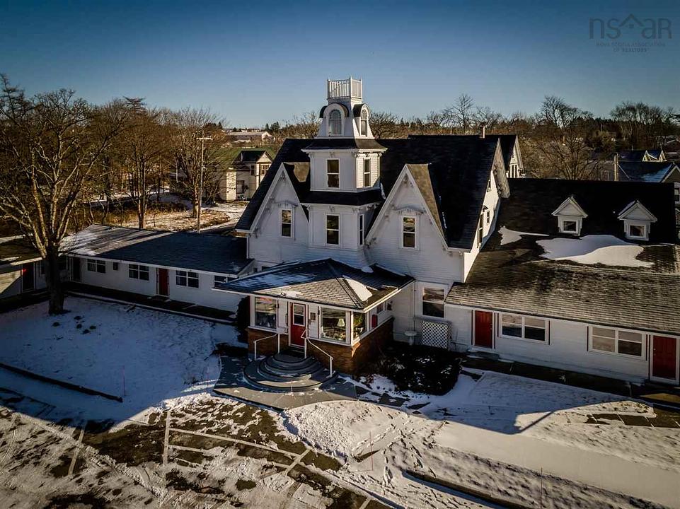641 Main Street, Yarmouth, NS