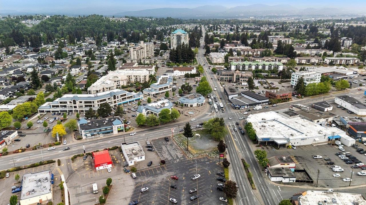 31992 South Fraser Way, Abbotsford, BC