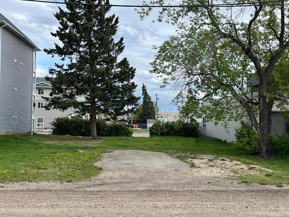 9716 100 Avenue, Grande Prairie, AB