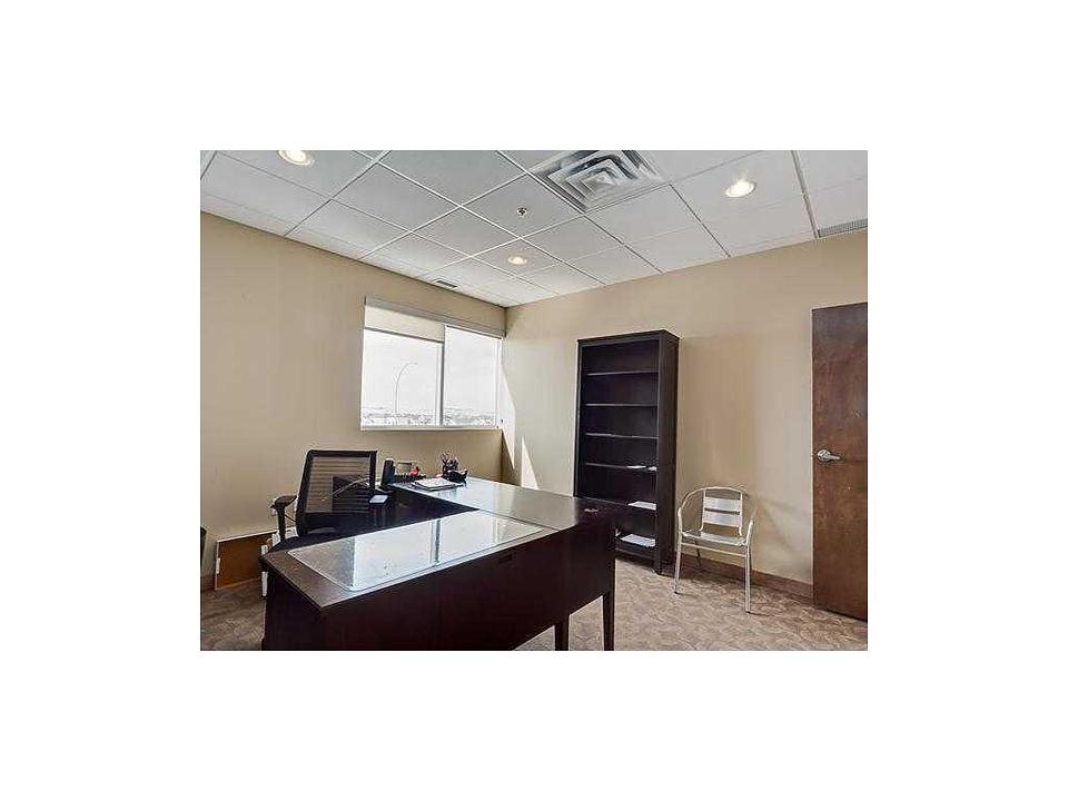 220 - 52 Gateway Drive Northeast, Airdrie, AB