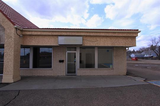 4402 52 Avenue, Lloydminster, AB